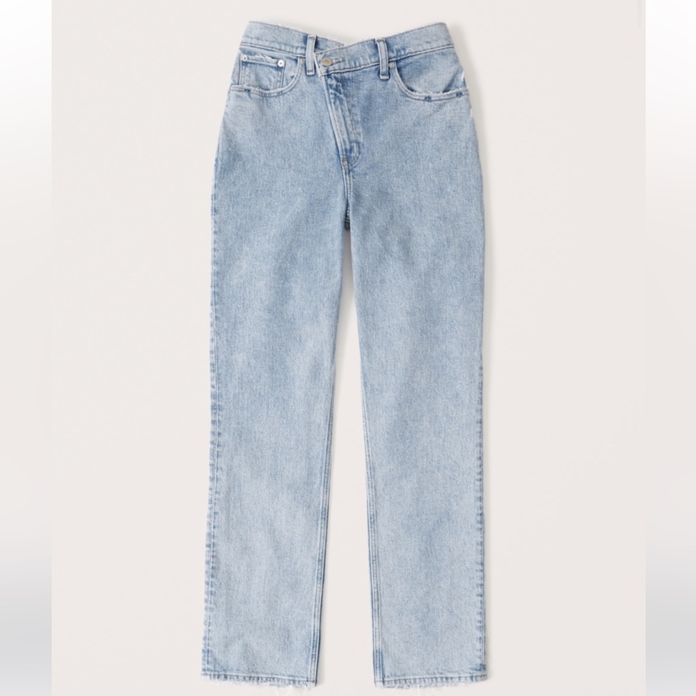 Abercrombie Ultra High Rise 90s Straight Jean